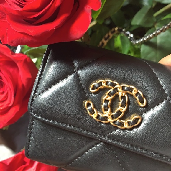 Chanel Wallet on Chain - Picture 2 of 8